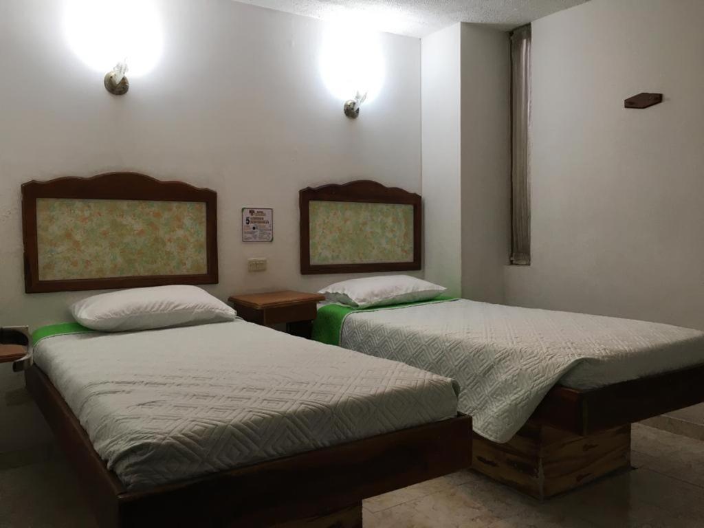 Hotel Armont Calarcá Esterno foto