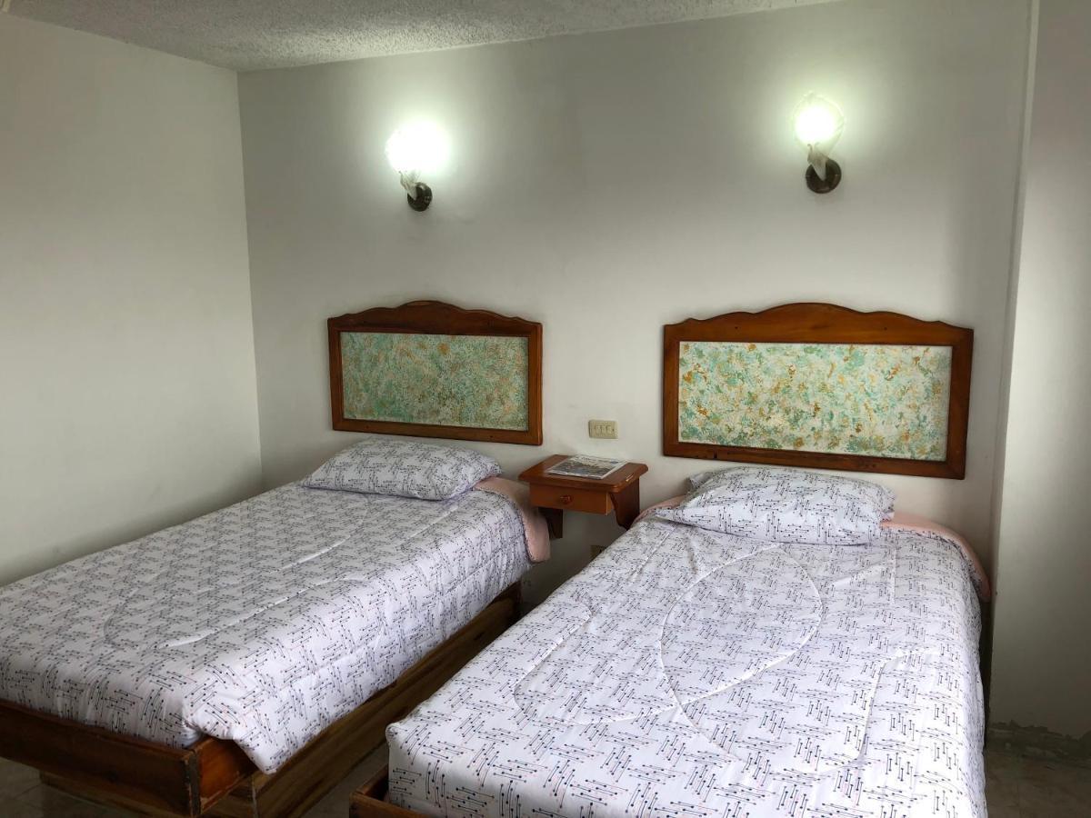 Hotel Armont Calarcá Esterno foto