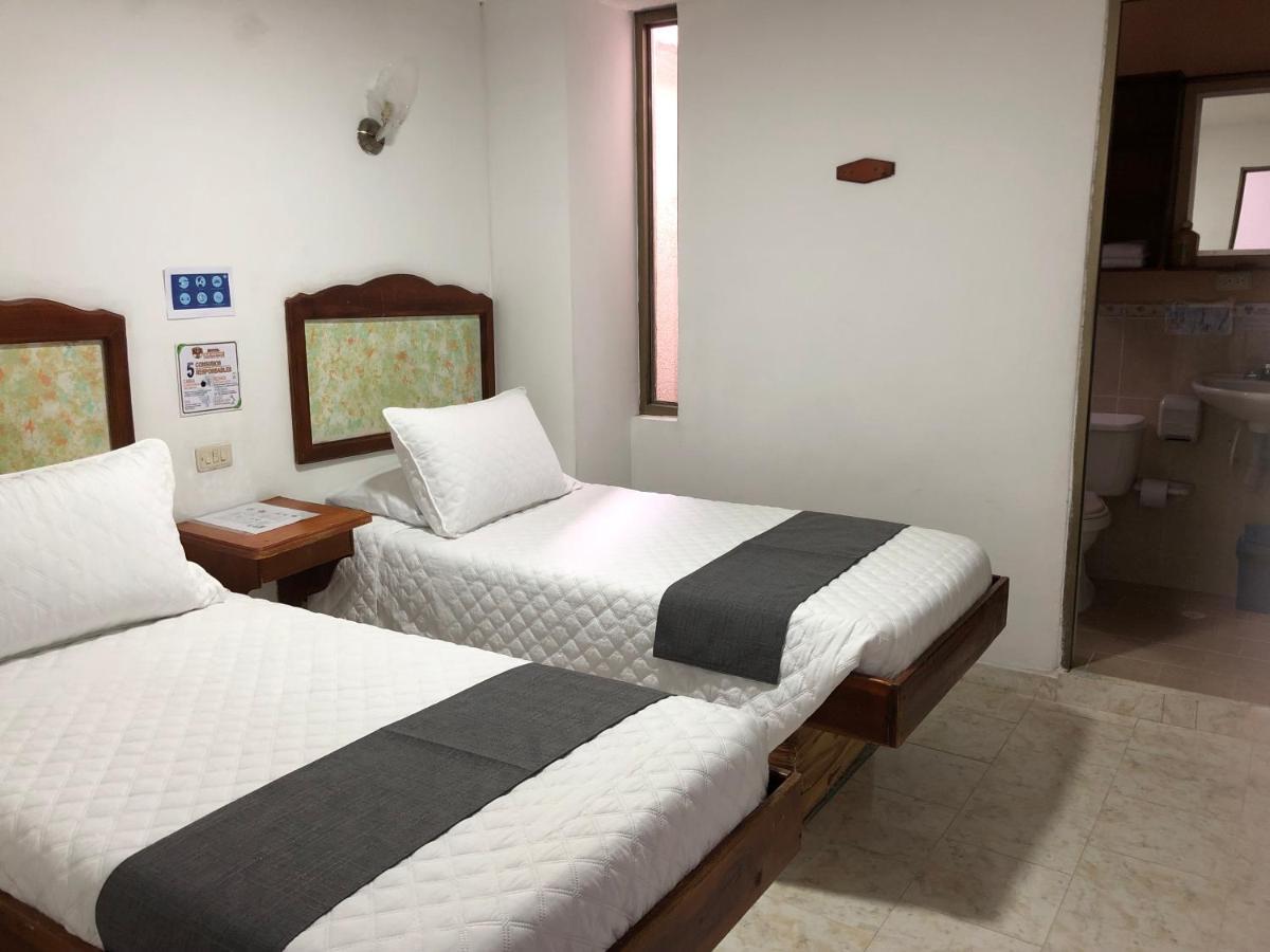 Hotel Armont Calarcá Esterno foto
