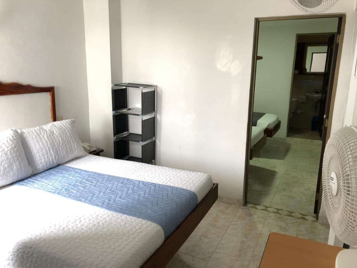 Hotel Armont Calarcá Esterno foto