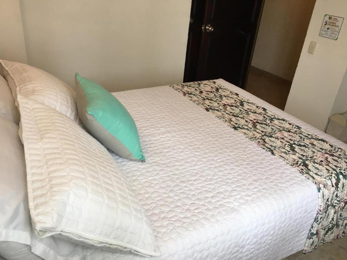 Hotel Armont Calarcá Esterno foto